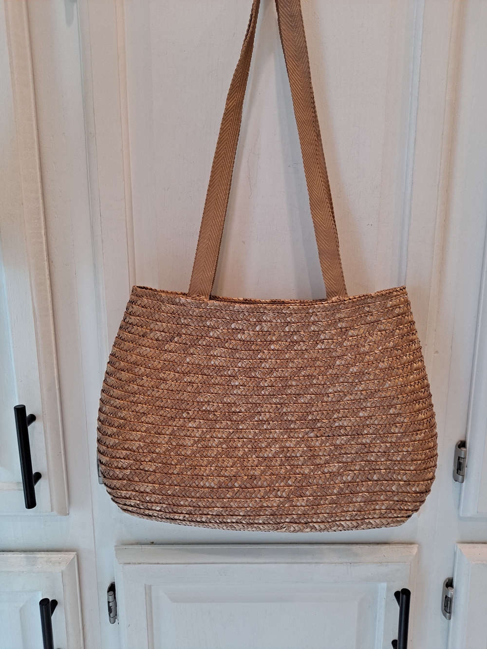 Neutral Woven Wheat Straw Tote Bag Rounded Corners Horizontal Layered Beach